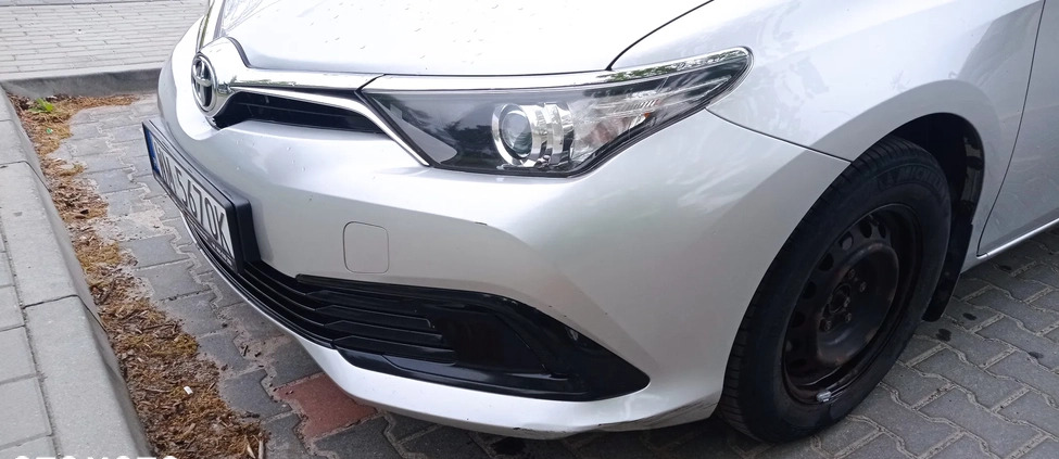 Toyota Auris cena 40500 przebieg: 141000, rok produkcji 2016 z Węgorzyno małe 79